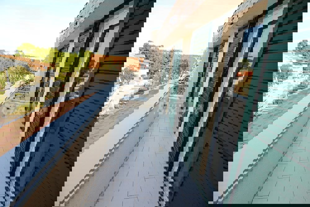 Proprietà di famiglia splendidamente arredata e tenuta, con garage.