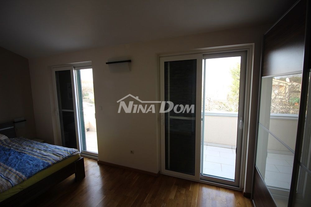 Proprietà di famiglia splendidamente arredata e tenuta, con garage.