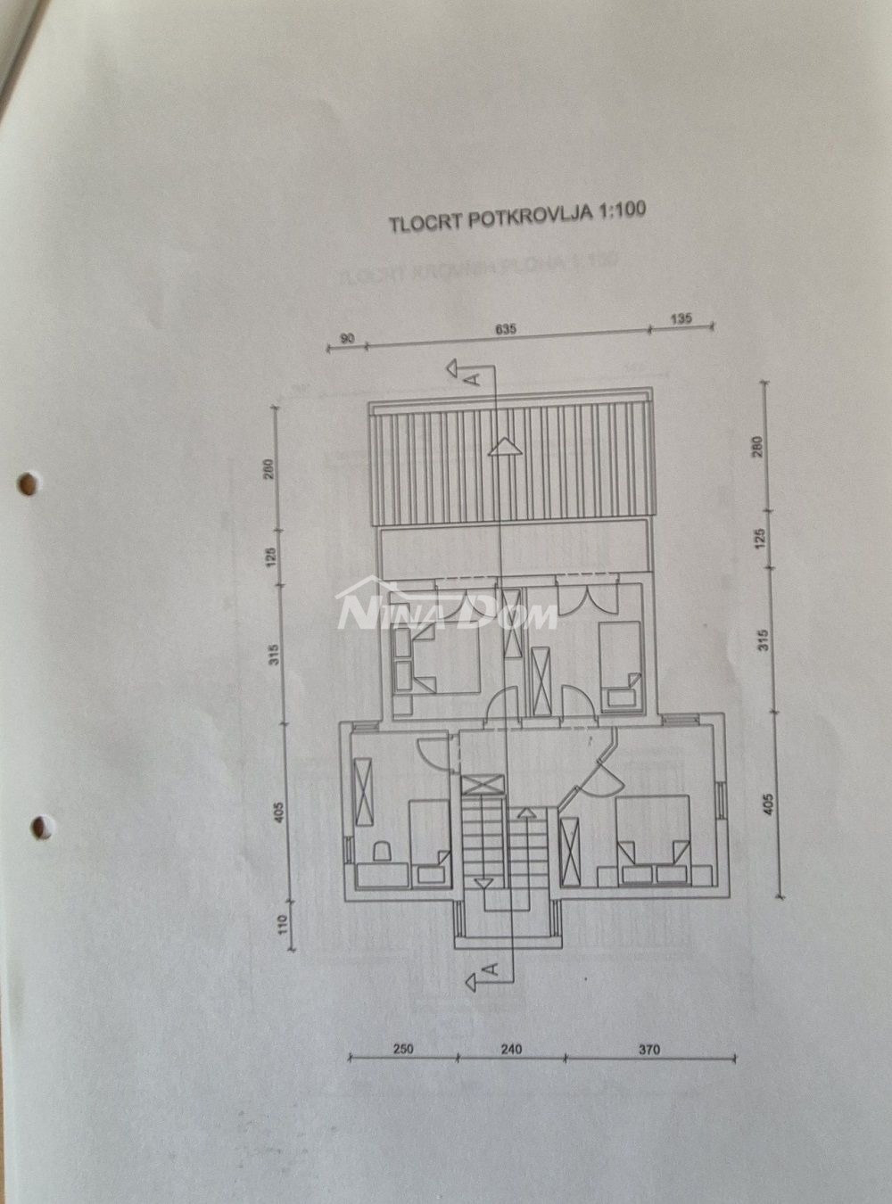 Proprietà di famiglia splendidamente arredata e tenuta, con garage.