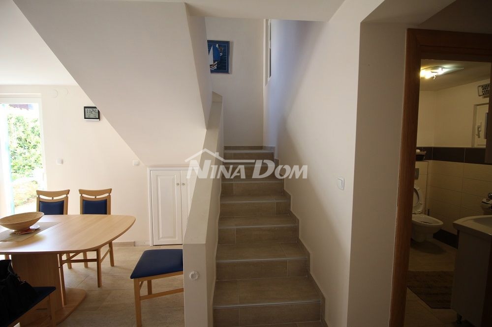 Proprietà di famiglia splendidamente arredata e tenuta, con garage.