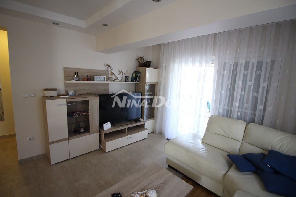 Proprietà di famiglia splendidamente arredata e tenuta, con garage.