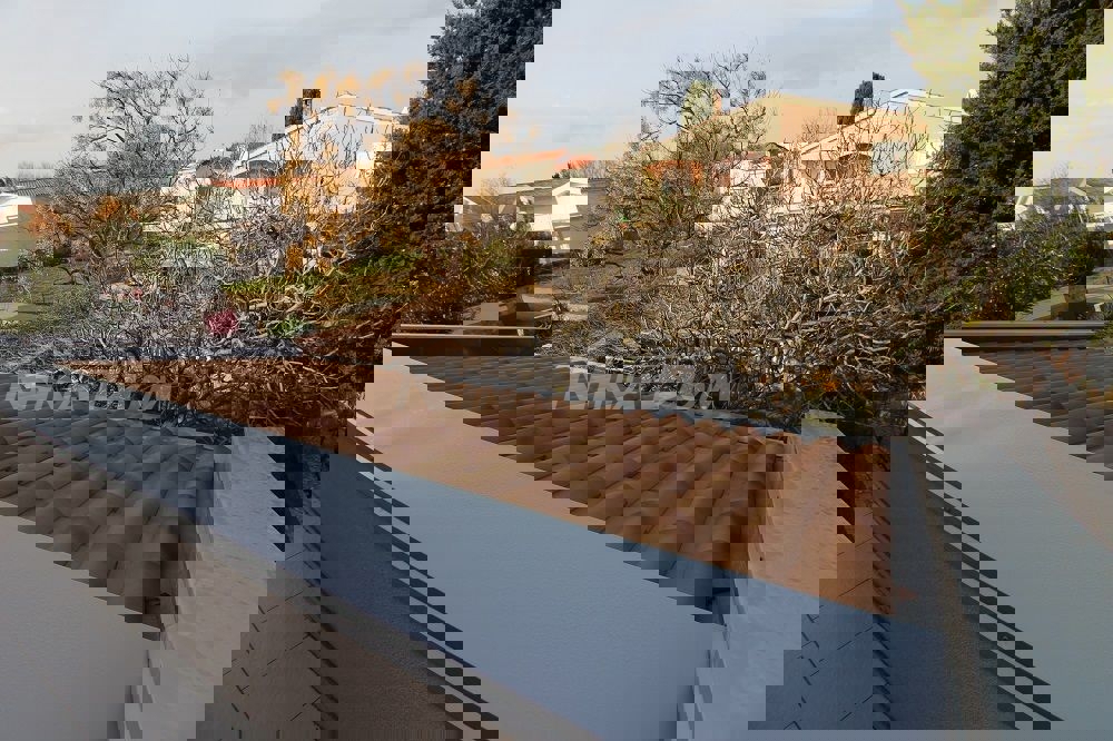 Proprietà di famiglia splendidamente arredata e tenuta, con garage.