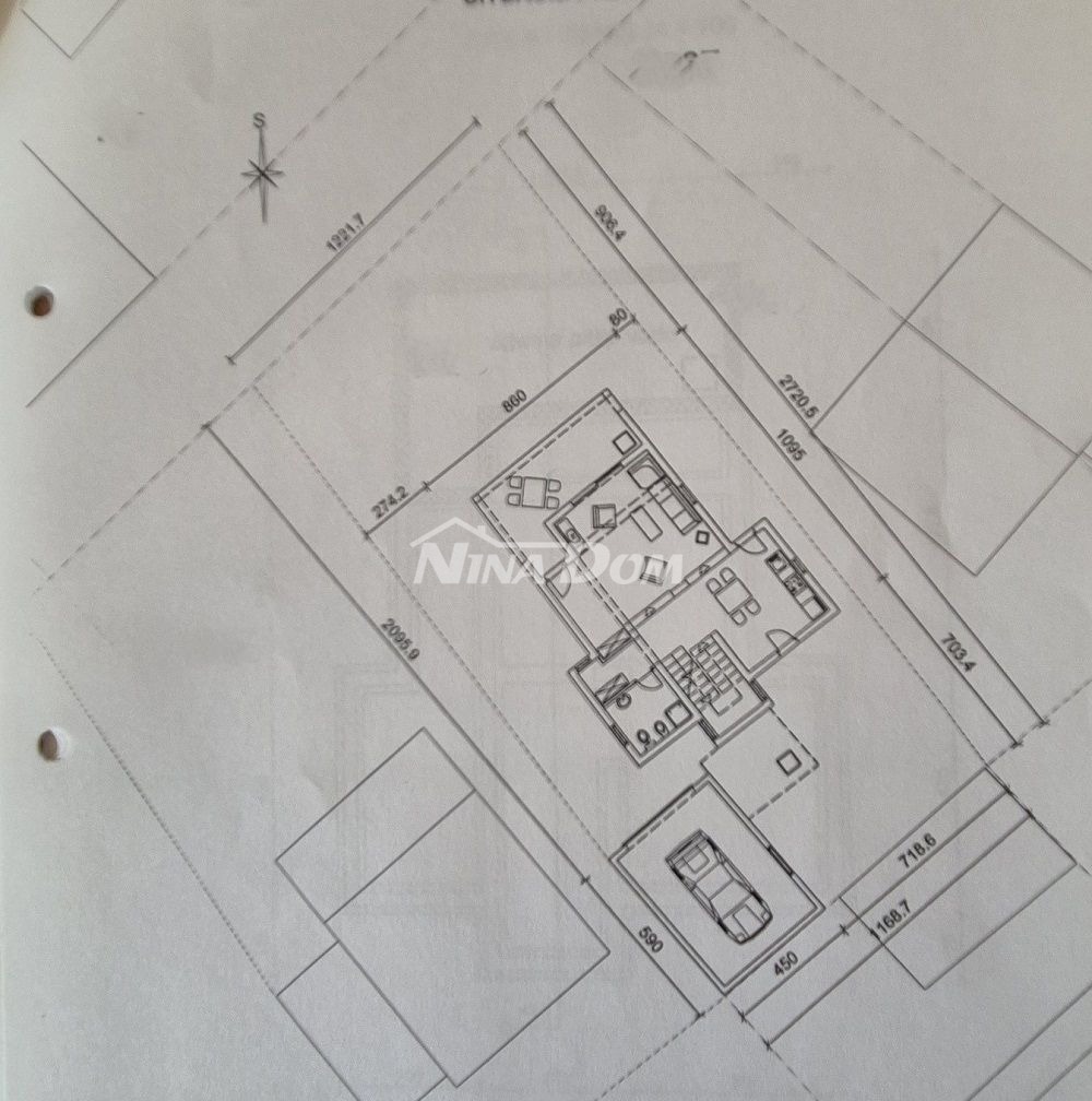 Proprietà di famiglia splendidamente arredata e tenuta, con garage.