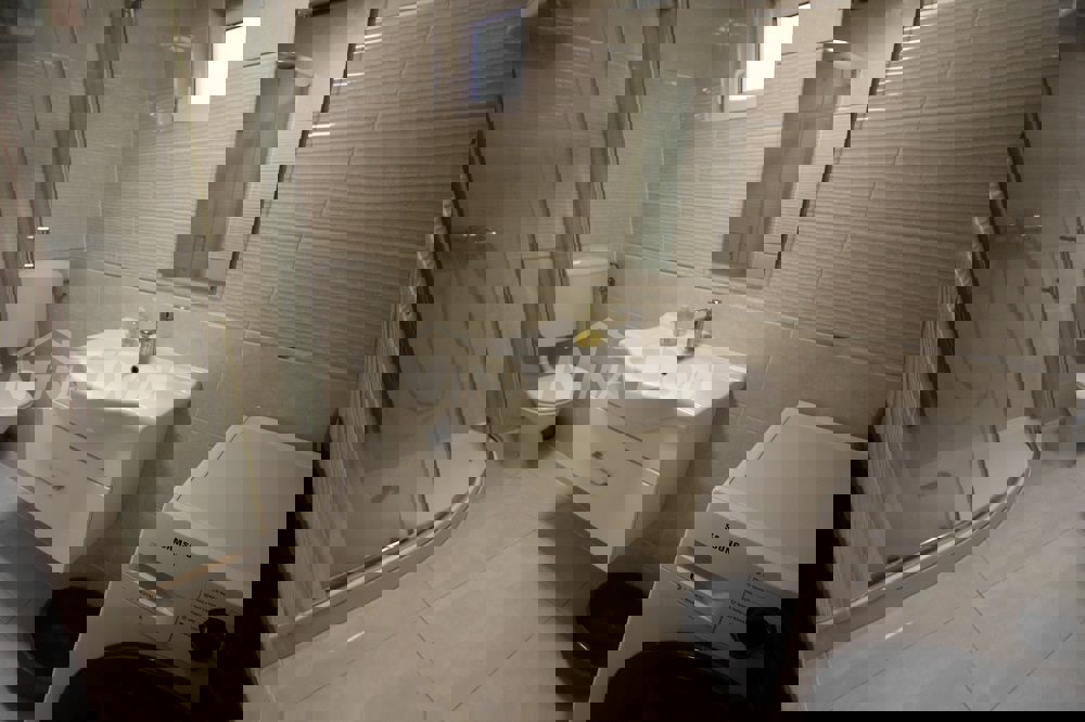 Appartamento al piano terra con due camere da letto a 80 metri dalla spiaggia