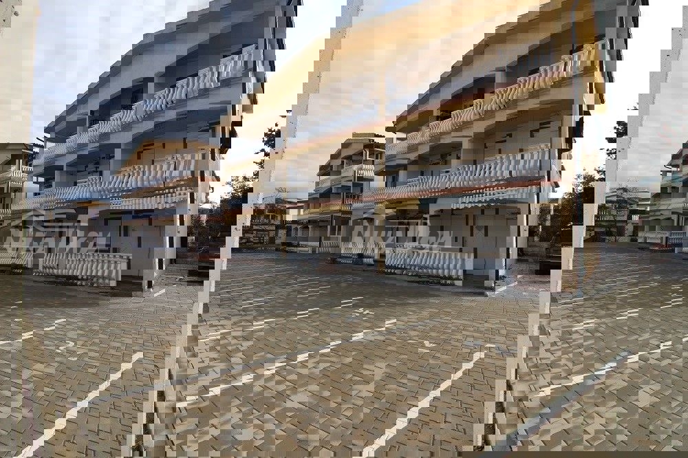 Appartamento al piano terra con due camere da letto a 80 metri dalla spiaggia