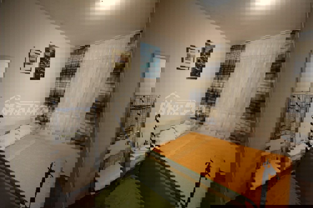 Appartamento al piano terra con due camere da letto a 80 metri dalla spiaggia