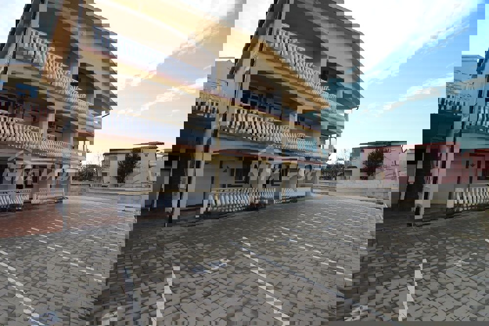 Appartamento al piano terra con due camere da letto a 80 metri dalla spiaggia