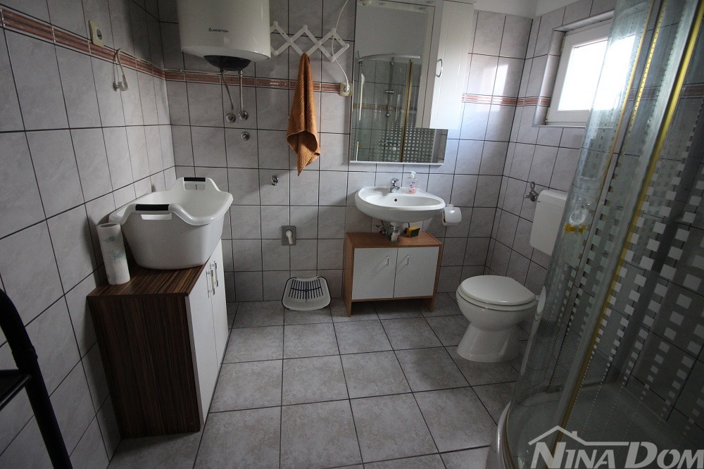 Immobile seconda fila mare con bellissimo giardino