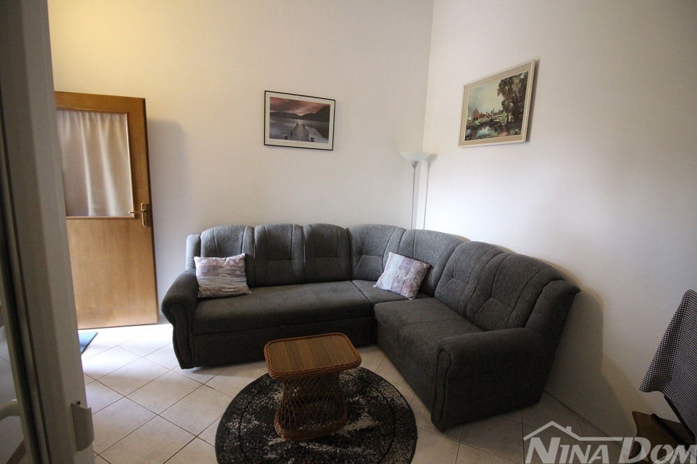 Immobile seconda fila mare con bellissimo giardino