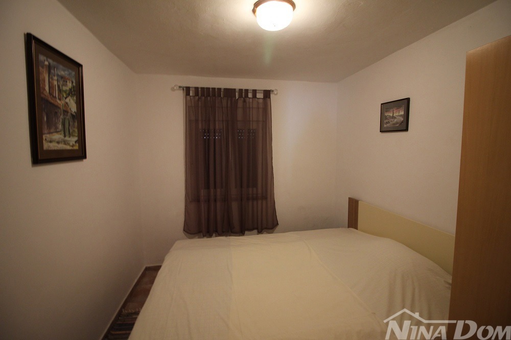 Immobile seconda fila mare con bellissimo giardino