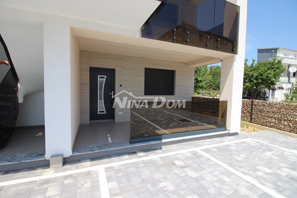 Nuovo edificio, lato sud,