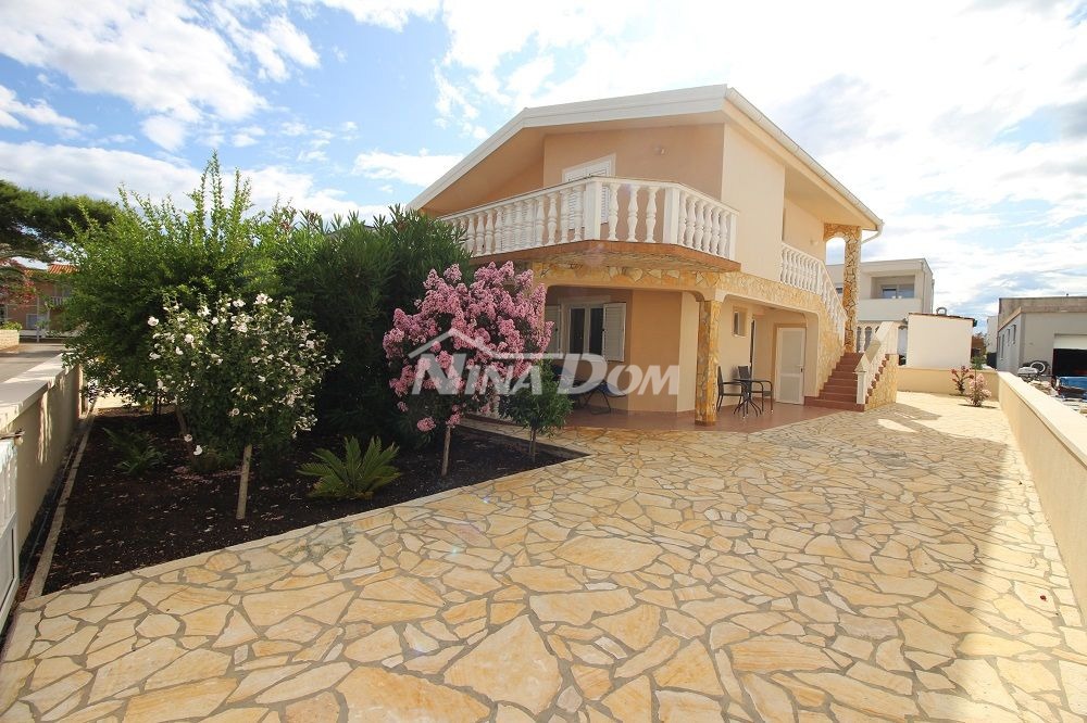 proprietà indipendente lato sud a 120 metri dalla spiaggia