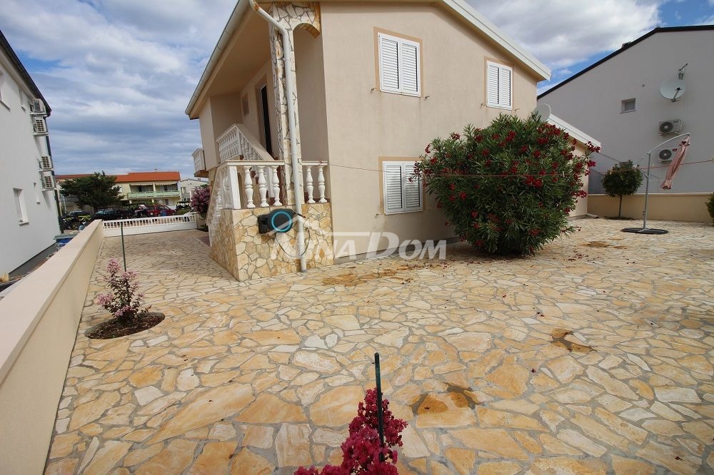 proprietà indipendente lato sud a 120 metri dalla spiaggia