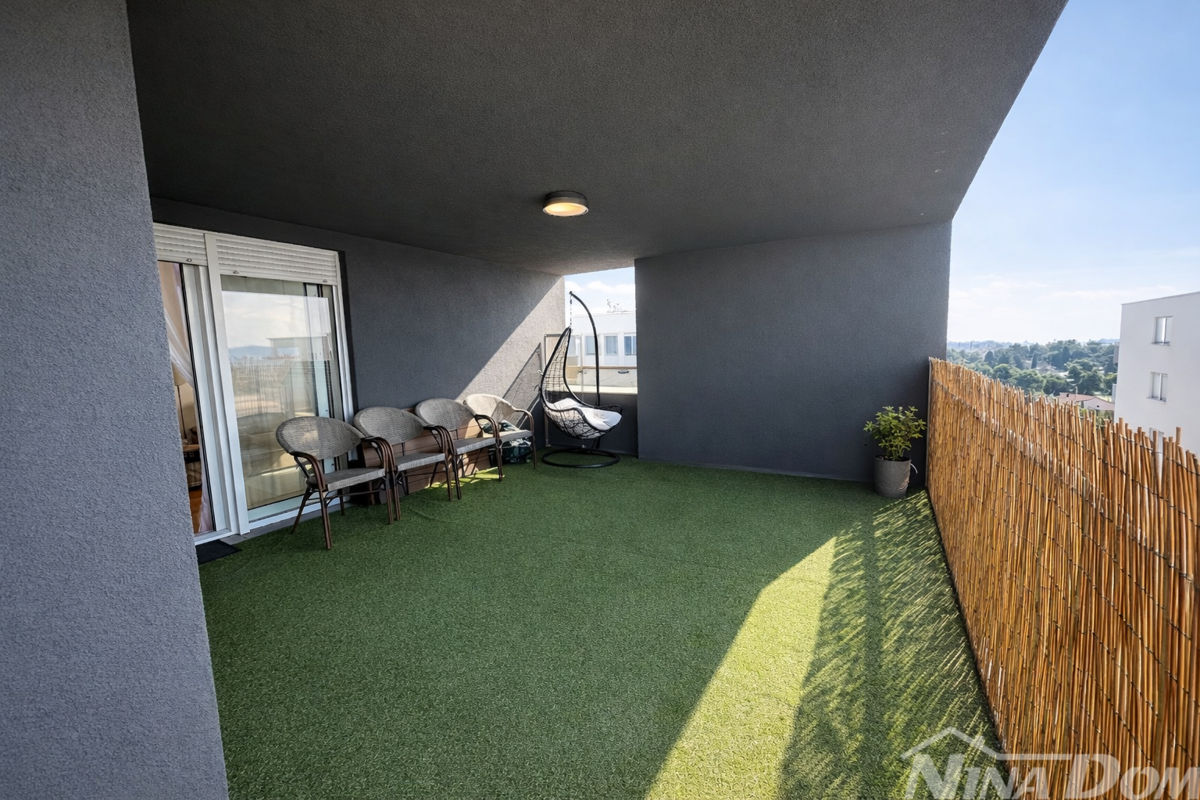 Zadar – Višnjik: appartamento esclusivo all’ultimo piano, 10 min dal centro storico