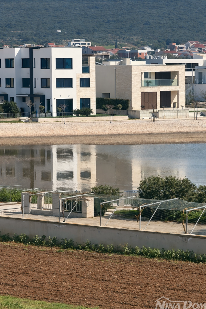 Potenziale Mini Hotel / Edificio di appartamenti – Sukošan, a 70 m dal mare