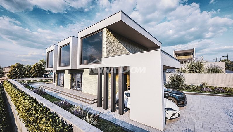 In Vendita! Terreno con Permesso di Costruzione e Vista Panoramica