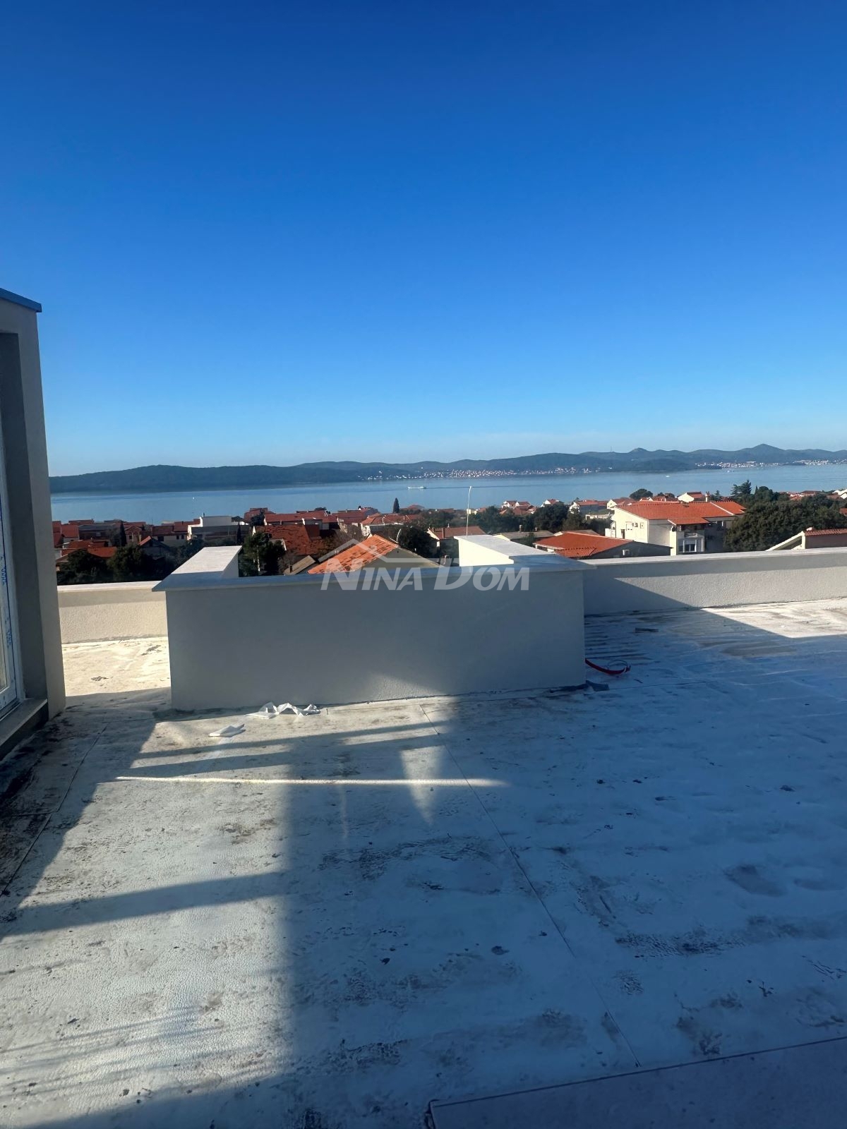 Appartamento bilocale (80 m²) con terrazza sul tetto (91 m²) a Zadar-Bibinje