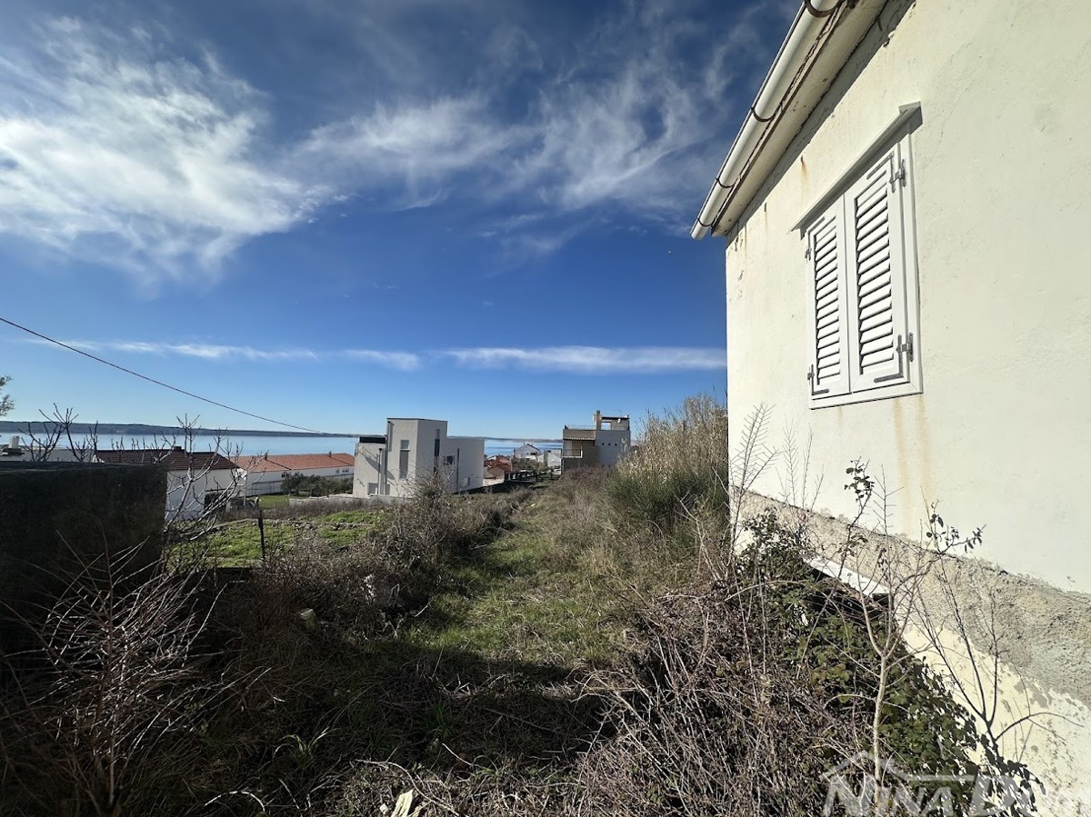 Casa in vendita, da ristrutturare completamente, su un terreno di 1483m².