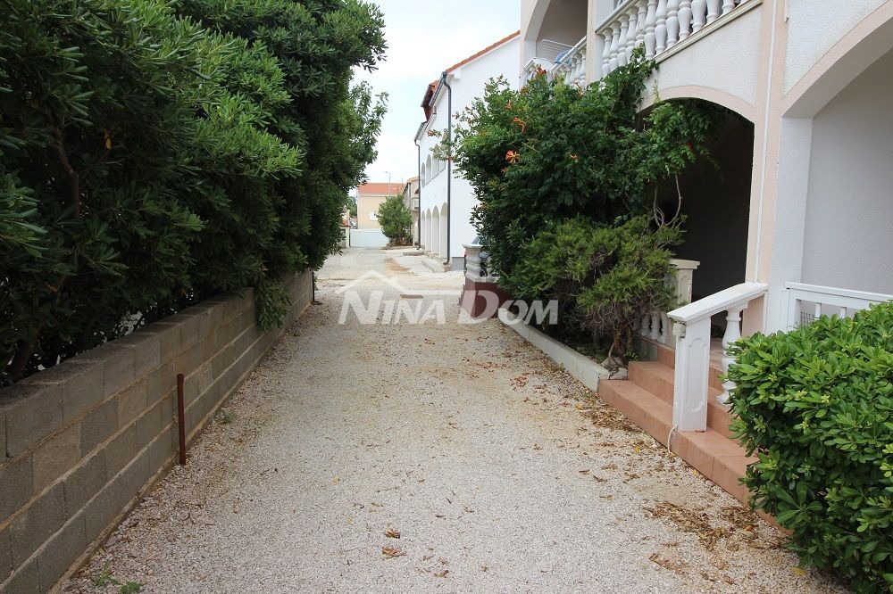 Appartamento con due camere da letto sul lato sud di Vir, primo piano