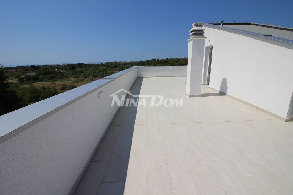 Lato sud dell'isola di Vir, appartamento al 2° piano (acqua e fognatura)