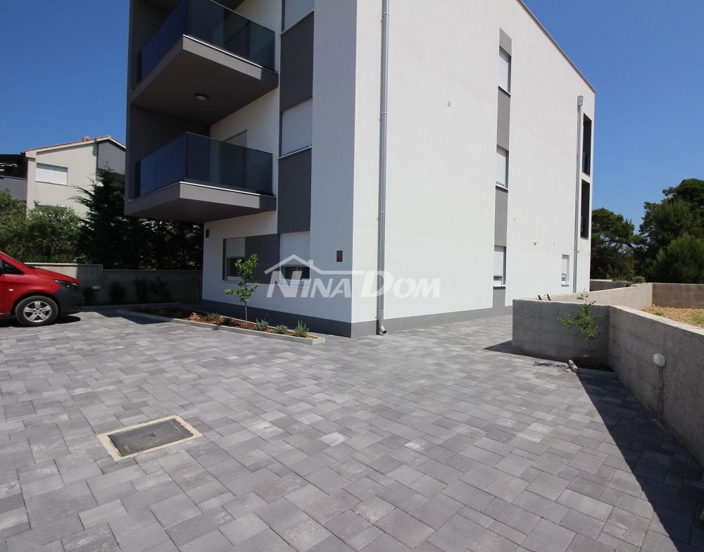 Lato sud dell'isola di Vir, appartamento al 2° piano (acqua e fognatura)