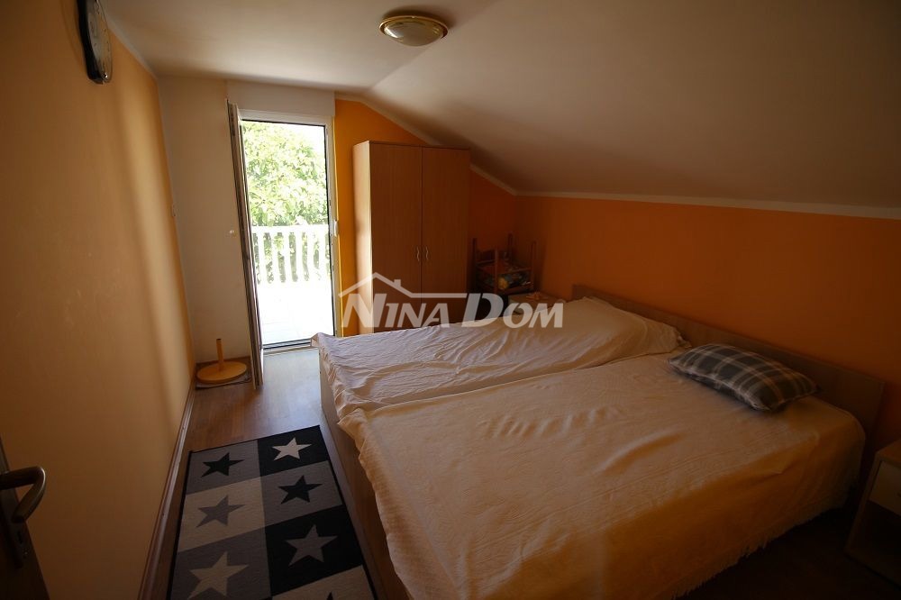 Proprietà familiare in una bellissima posizione, lato sud a 70 m. dal mare