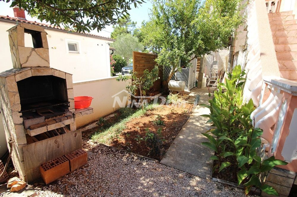 Proprietà familiare in una bellissima posizione, lato sud a 70 m. dal mare