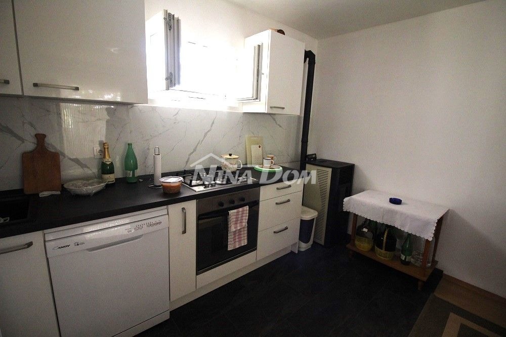 Proprietà familiare in una bellissima posizione, lato sud a 70 m. dal mare