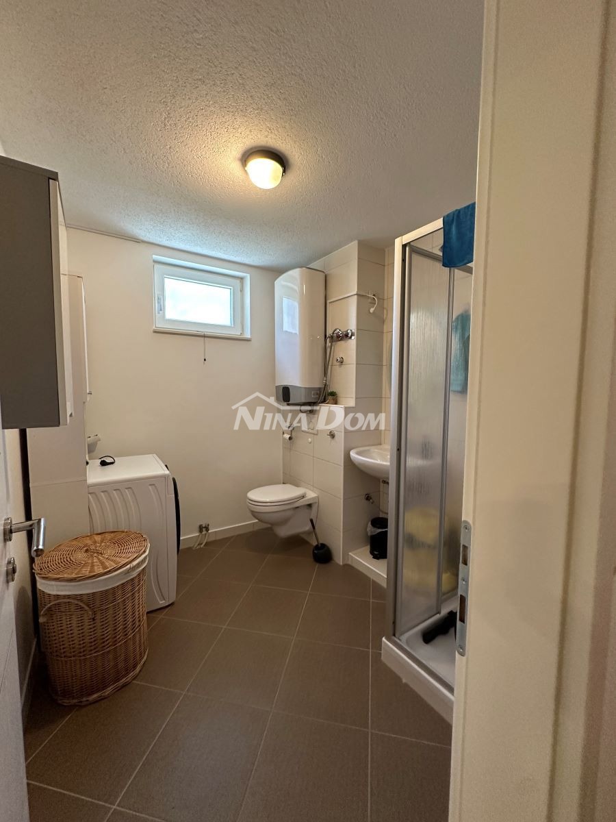 Zara – Ampio Appartamento Duplex con Giardino, Terrazza + 2 Posti Auto