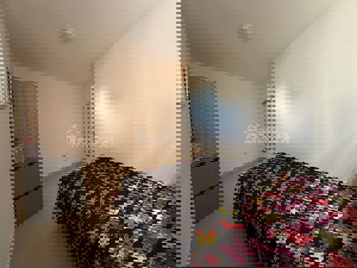 Zara – Ampio Appartamento Duplex con Giardino, Terrazza + 2 Posti Auto