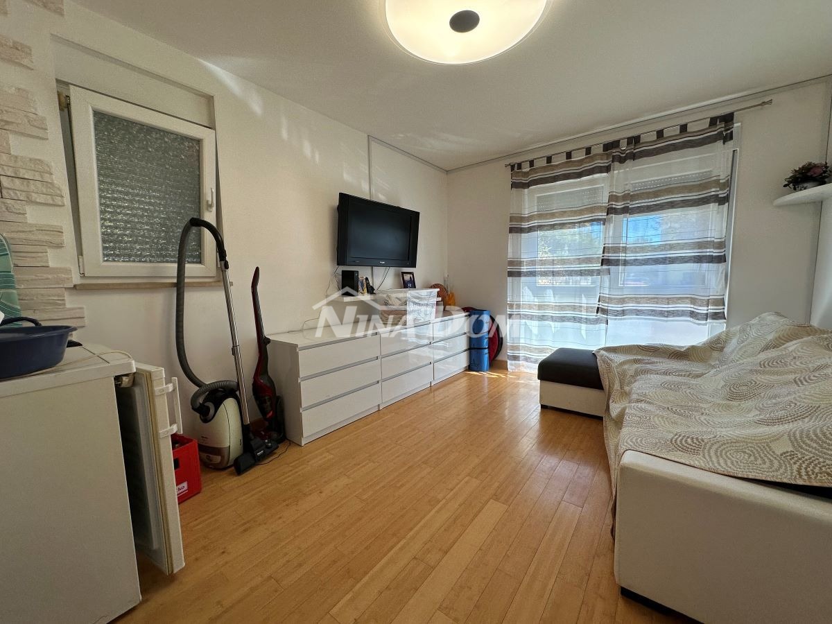 Zara – Ampio Appartamento Duplex con Giardino, Terrazza + 2 Posti Auto