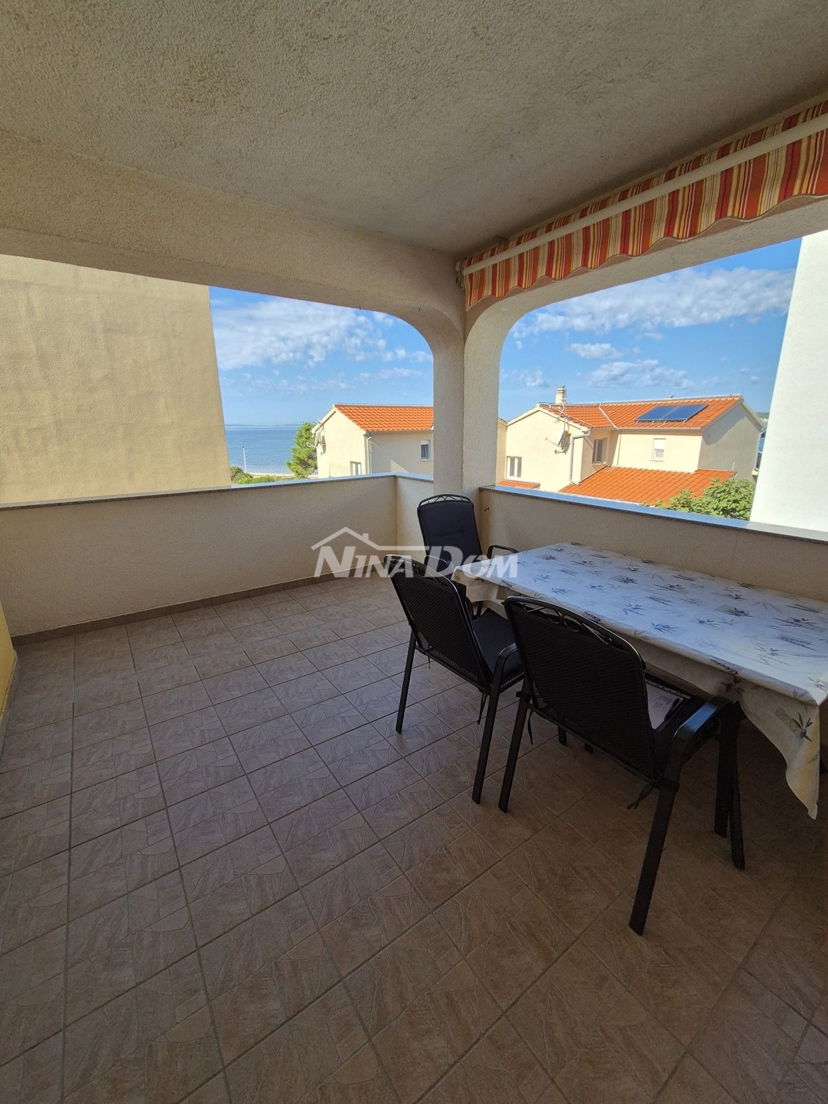 Appartamento 1° piano, lato sud a 50 metri dal mare con vista mare