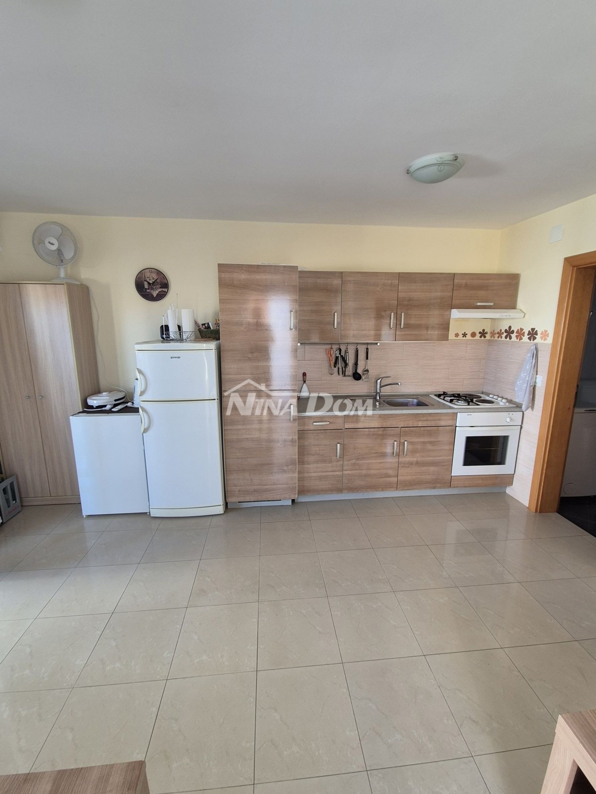 Appartamento 1° piano, lato sud a 50 metri dal mare con vista mare