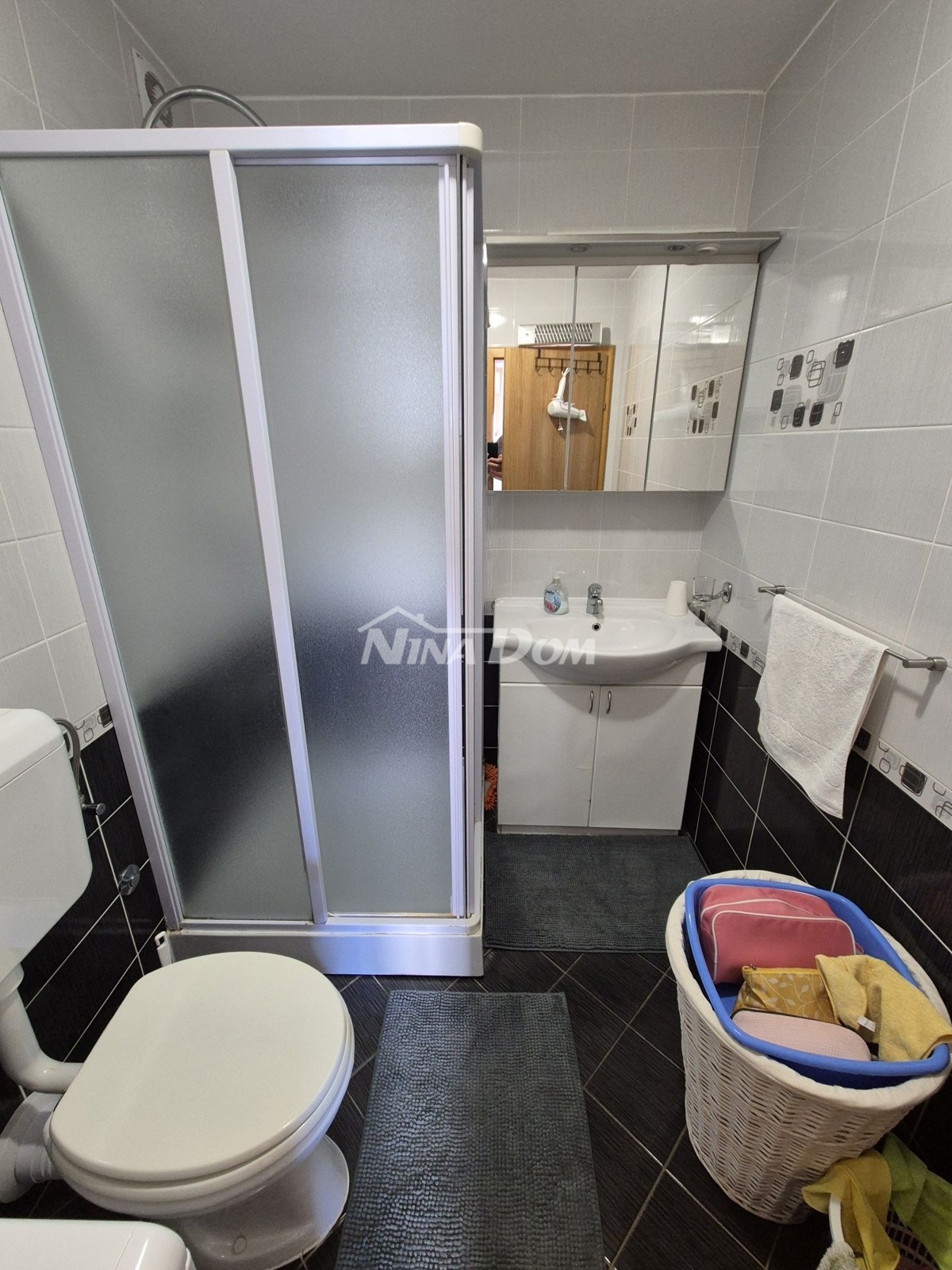 Appartamento 1° piano, lato sud a 50 metri dal mare con vista mare