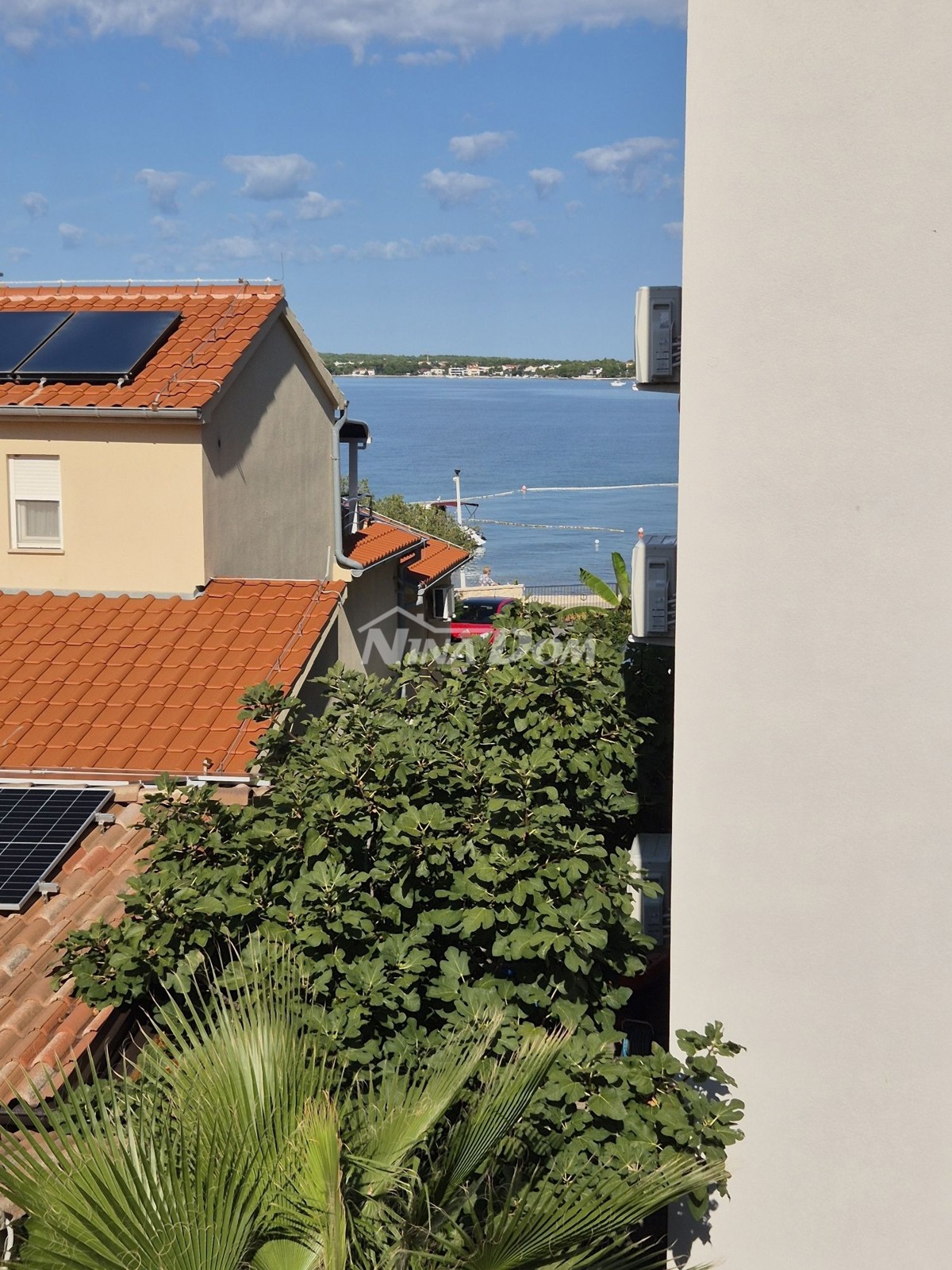 Appartamento 1° piano, lato sud a 50 metri dal mare con vista mare