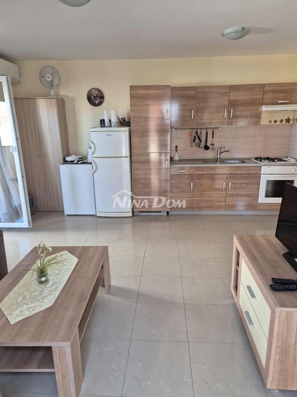 Appartamento 1° piano, lato sud a 50 metri dal mare con vista mare