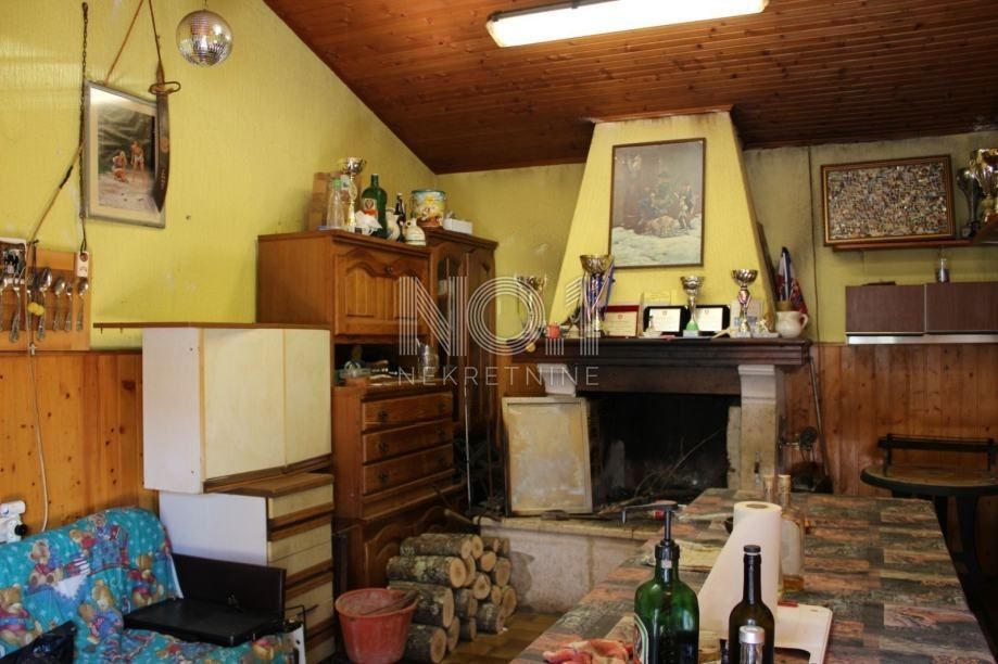 Pazin - casa familiare con 2 appartamenti e ampio giardino