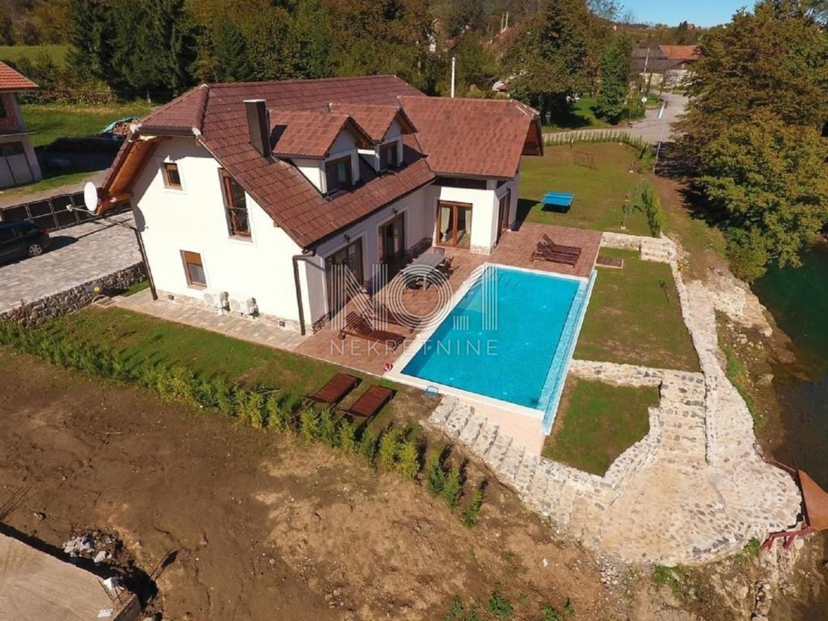 Ogulin - una bellissima villa con piscina sul lago Sabljaci