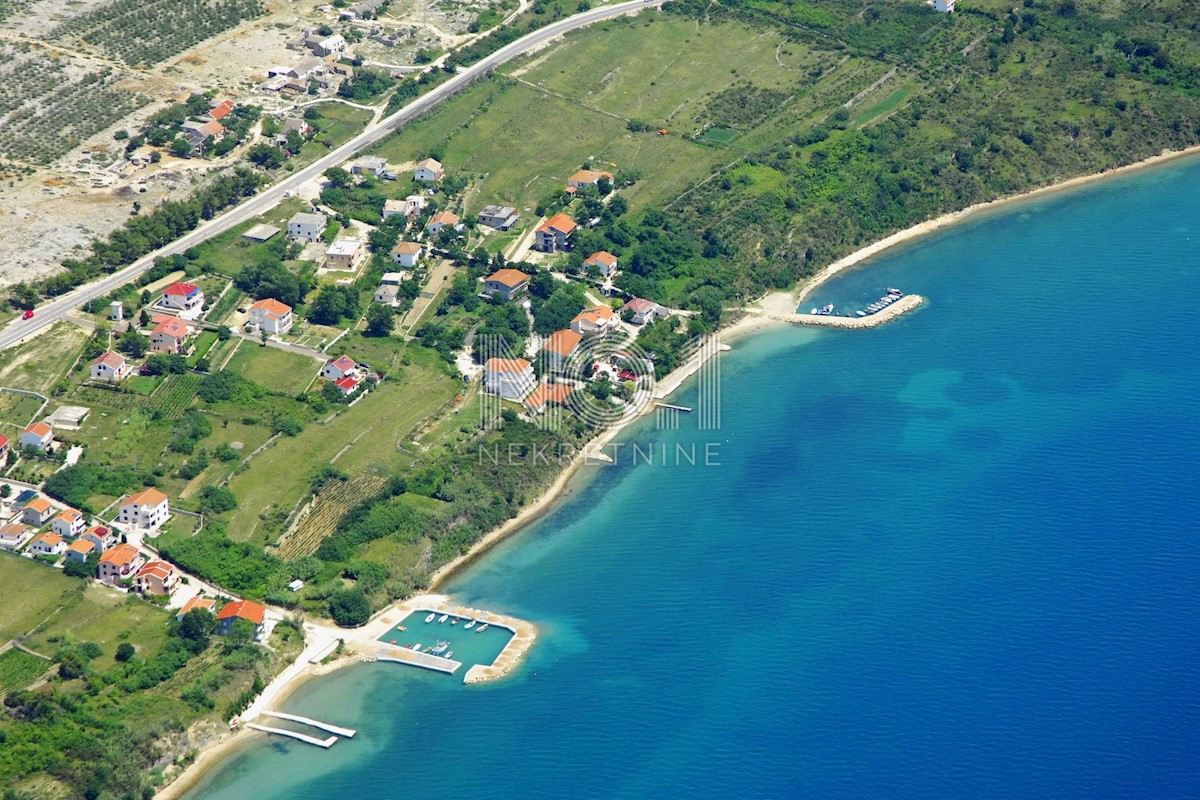 Terreno Rtina, Ražanac, 1.655m2