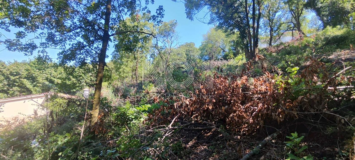 Marinići - vendita di terreno edificabile per la costruzione di un edificio residenziale