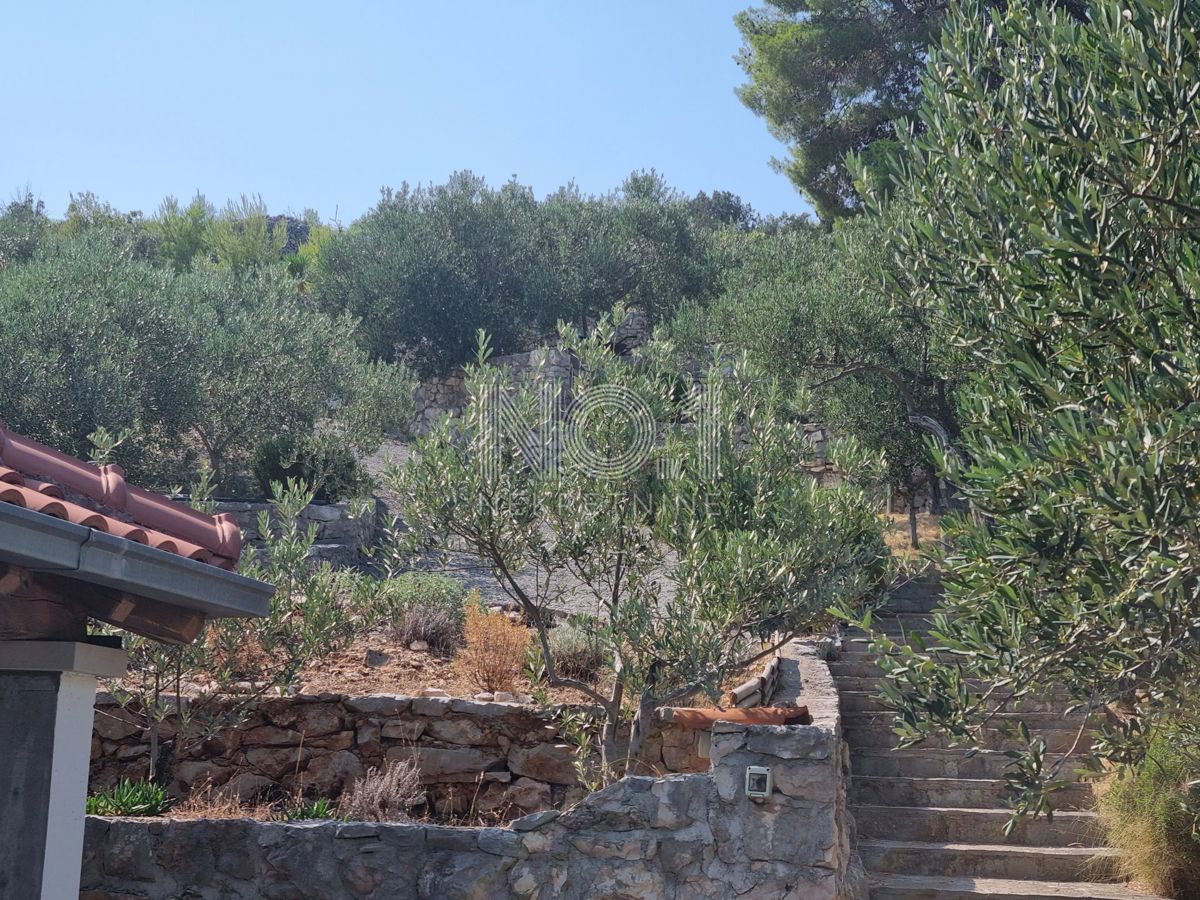 Gornje Bobovišće - una casa spaziosa con un'incantevole vista sul mare