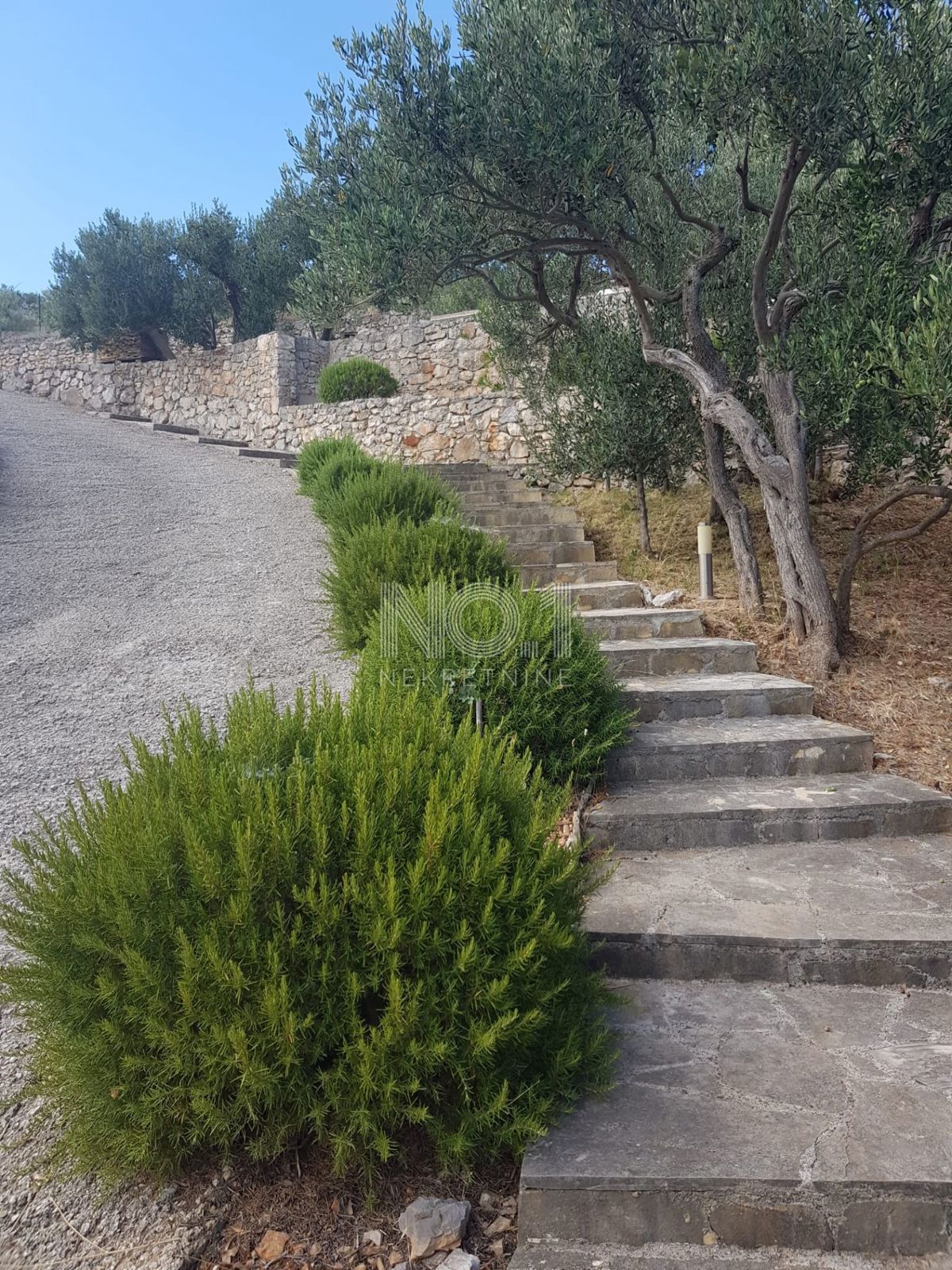 Gornje Bobovišće - una casa spaziosa con un'incantevole vista sul mare