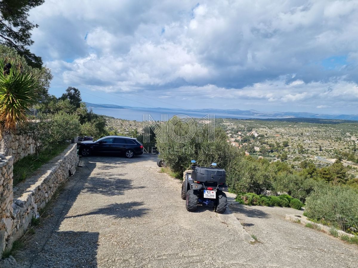 Gornje Bobovišće - una casa spaziosa con un'incantevole vista sul mare