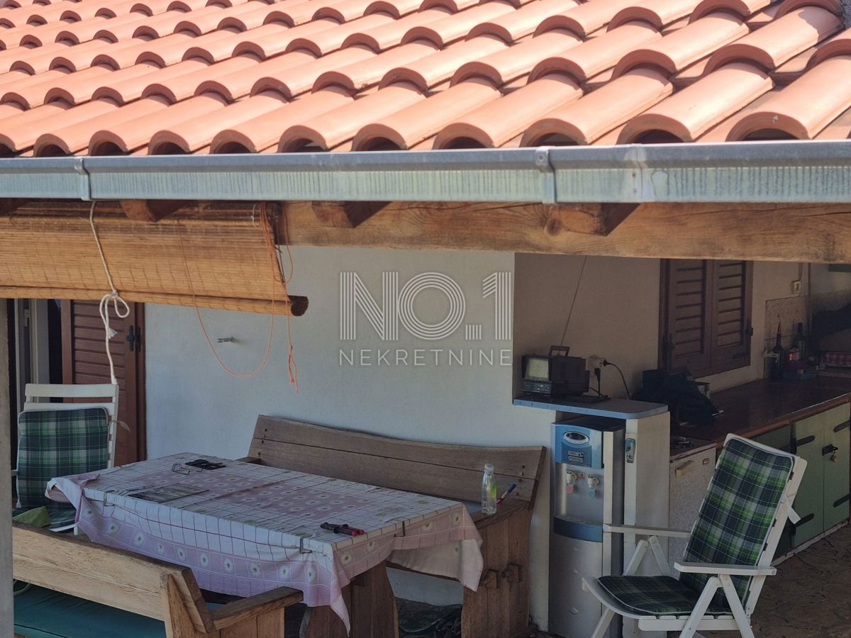 Gornje Bobovišće - una casa spaziosa con un'incantevole vista sul mare