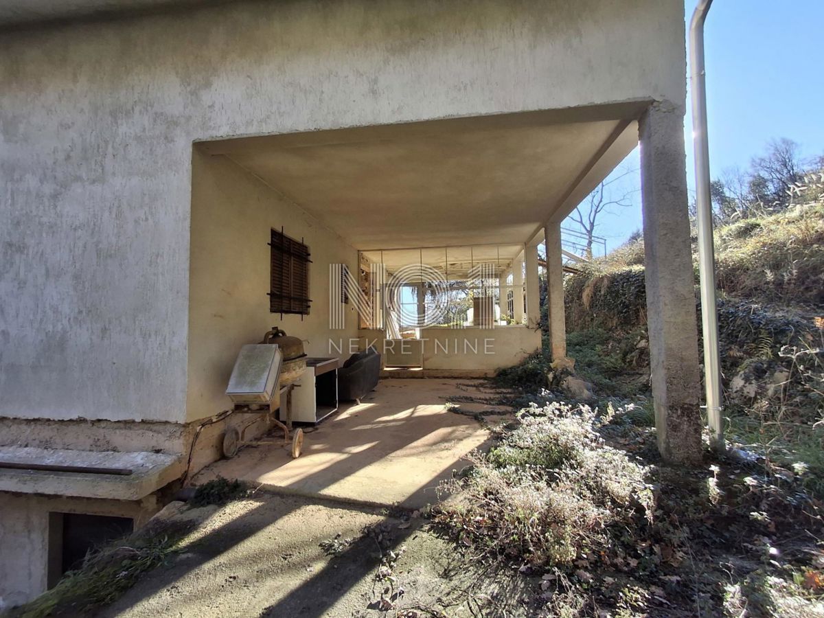 Matulji, Mihotići - vendita di una casa al piano terra non ammobiliata con una bellissima vista sul mare