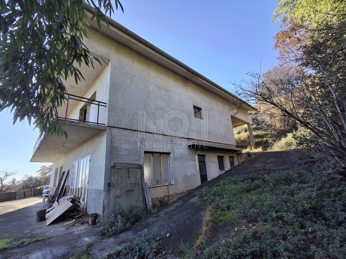 Matulji, Mihotići - vendita di una casa al piano terra non ammobiliata con una bellissima vista sul mare