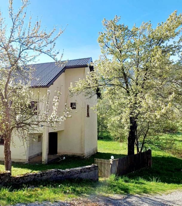 Brušane - vendita della casa nel Parco naturale del Velebit