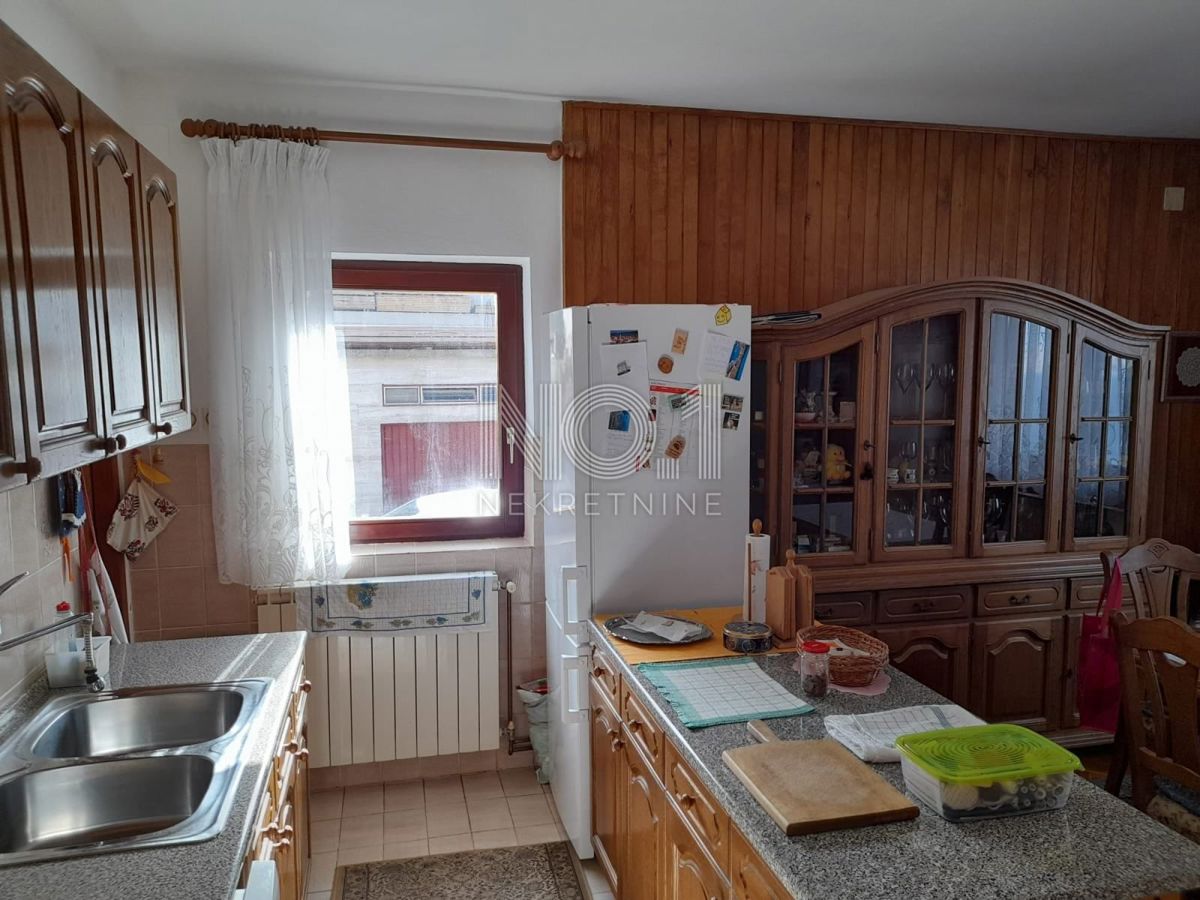 Senj - casa familiare con vista sul mare