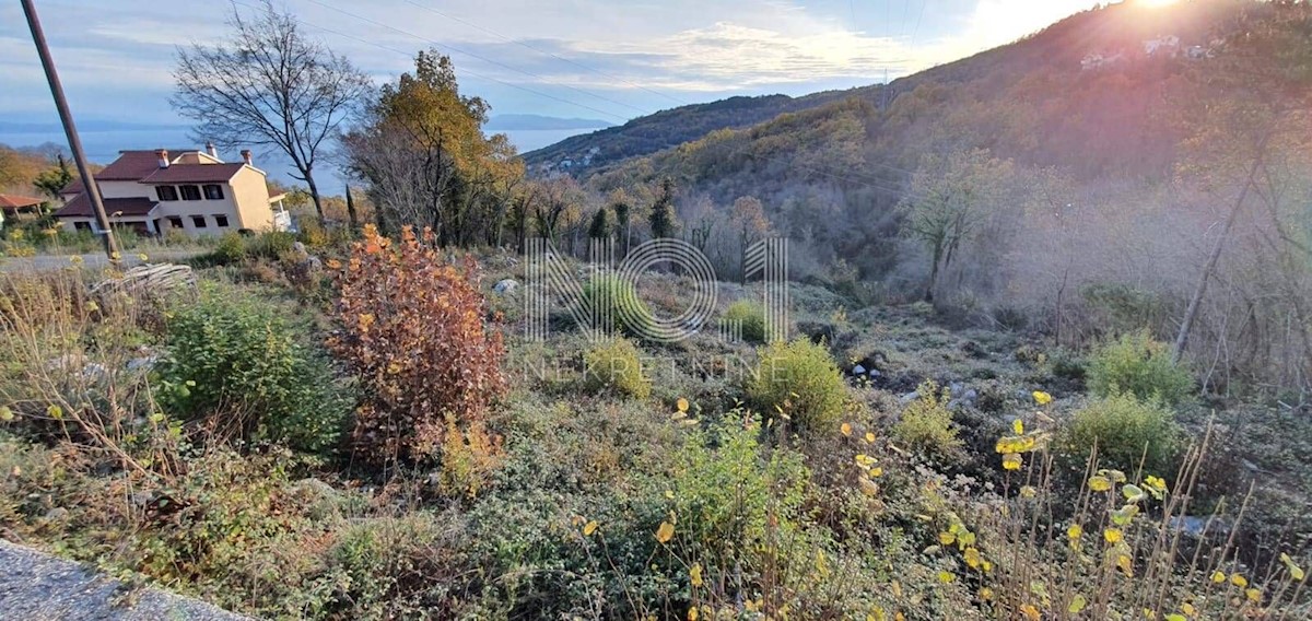 Abbazia, Bregi - terreno con permesso di costruzione