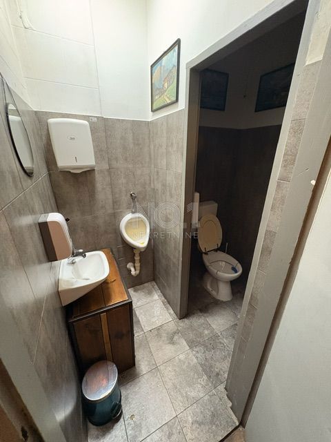 Commerciale Stari Grad, Rijeka, 90m2